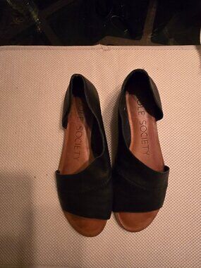 Sole Society black soft leather flat 7.5, very comfy & flattering on